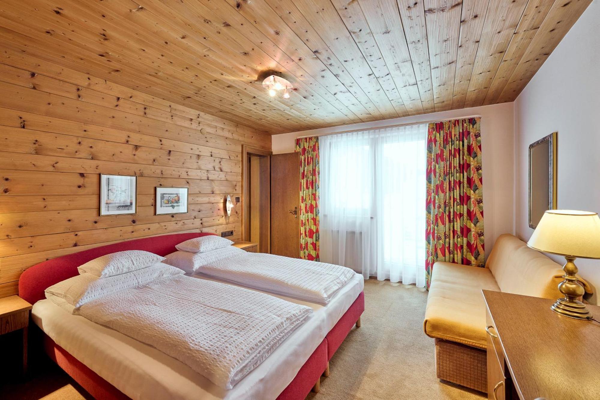 Appartementhaus Holiday レッヒ エクステリア 写真